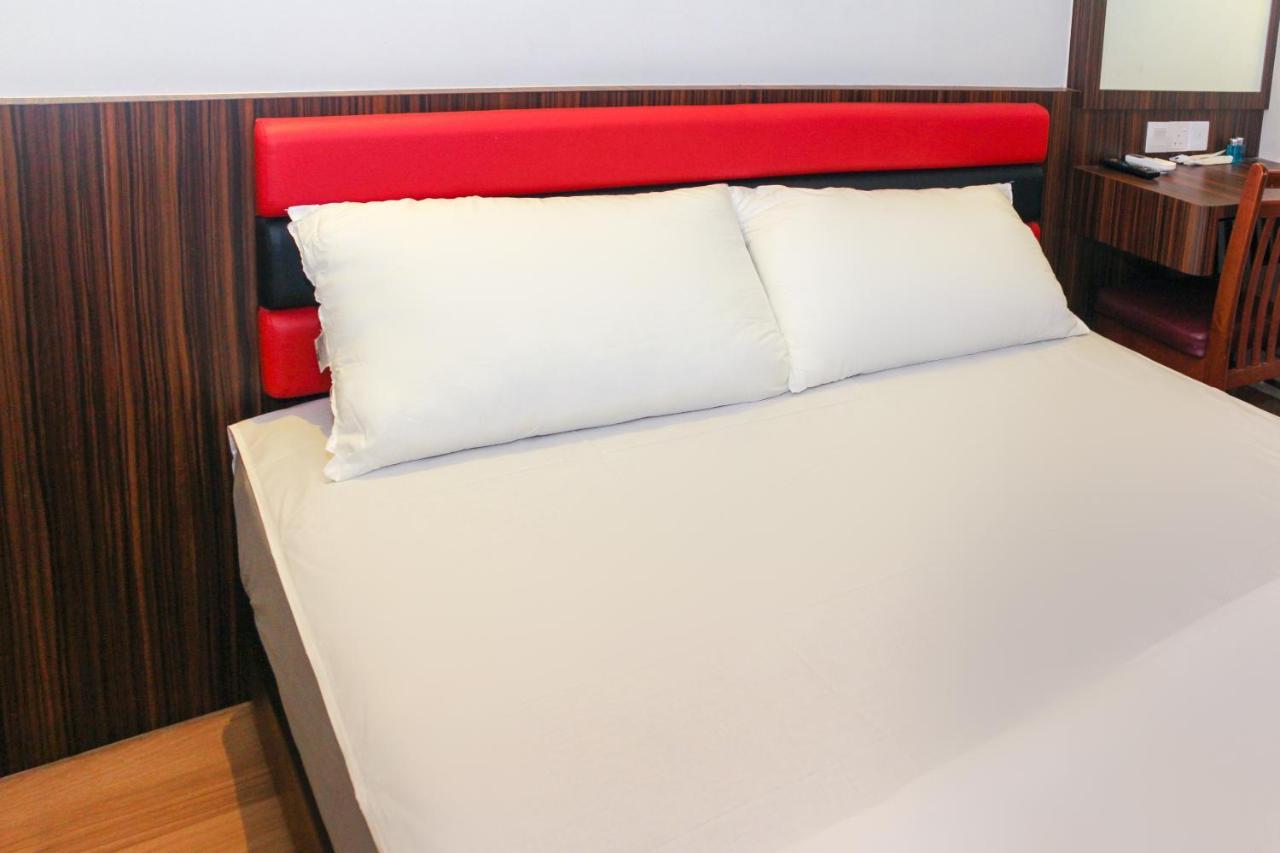 Oyo 90027 Happy Hotel Johor Bahru Exteriör bild