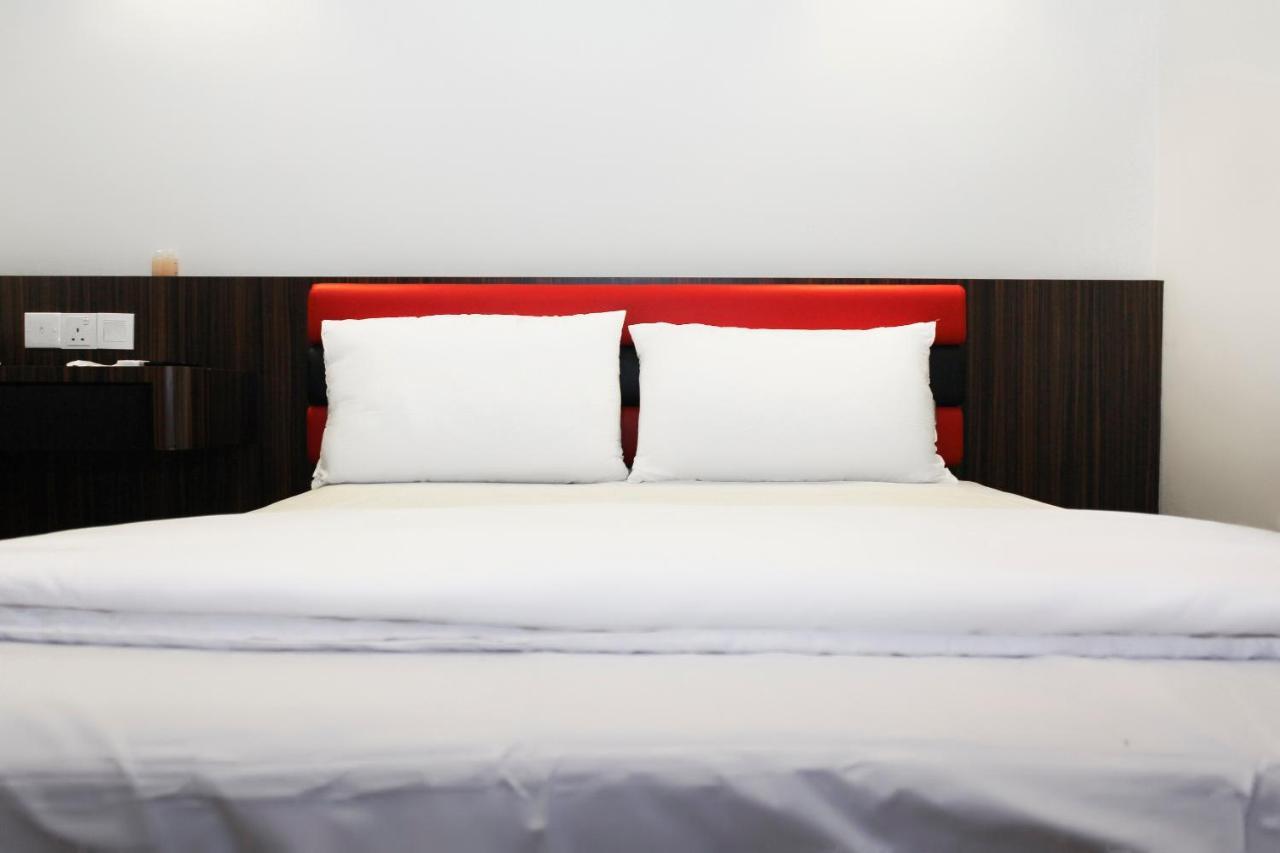 Oyo 90027 Happy Hotel Johor Bahru Exteriör bild