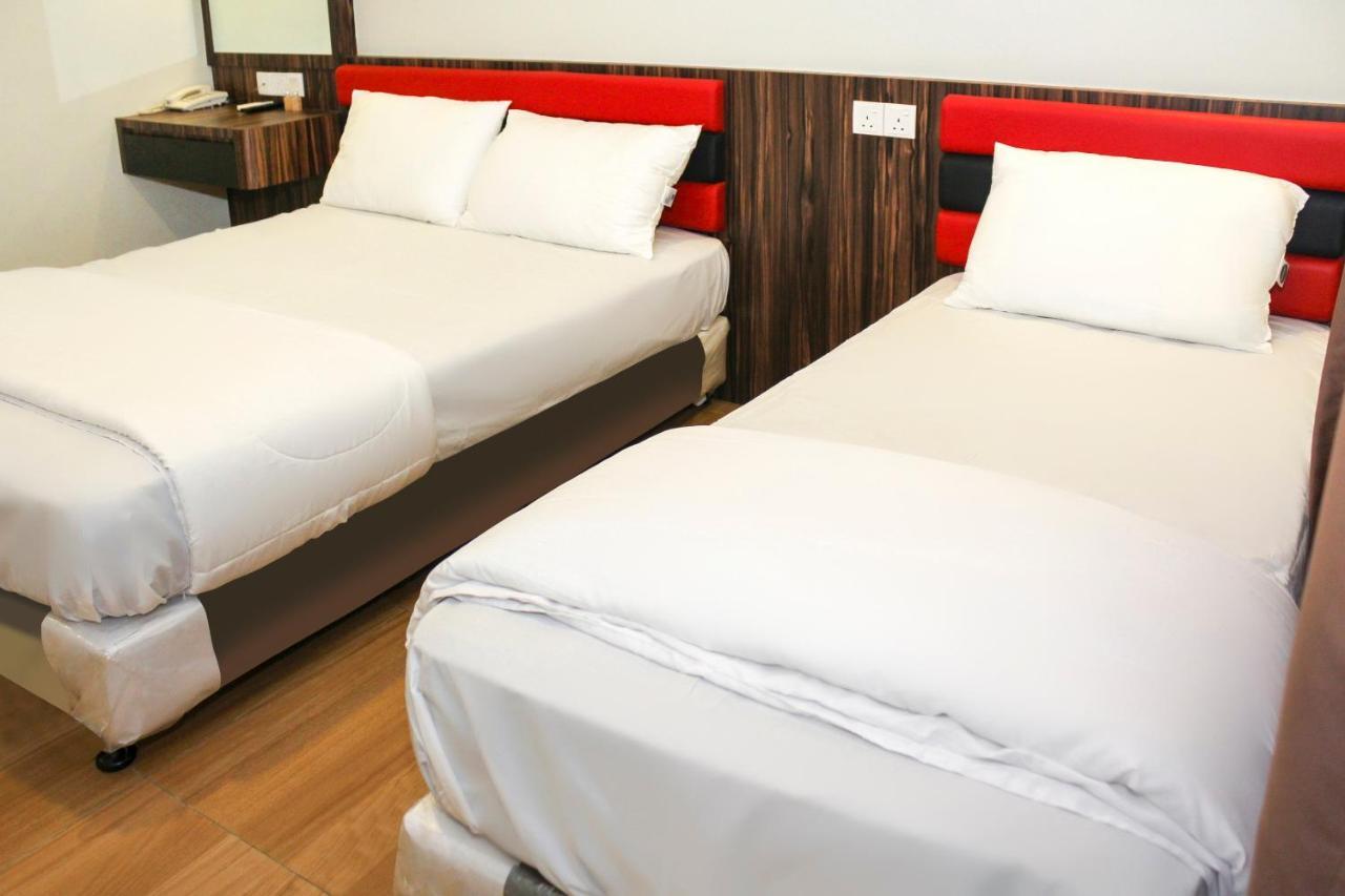 Oyo 90027 Happy Hotel Johor Bahru Exteriör bild