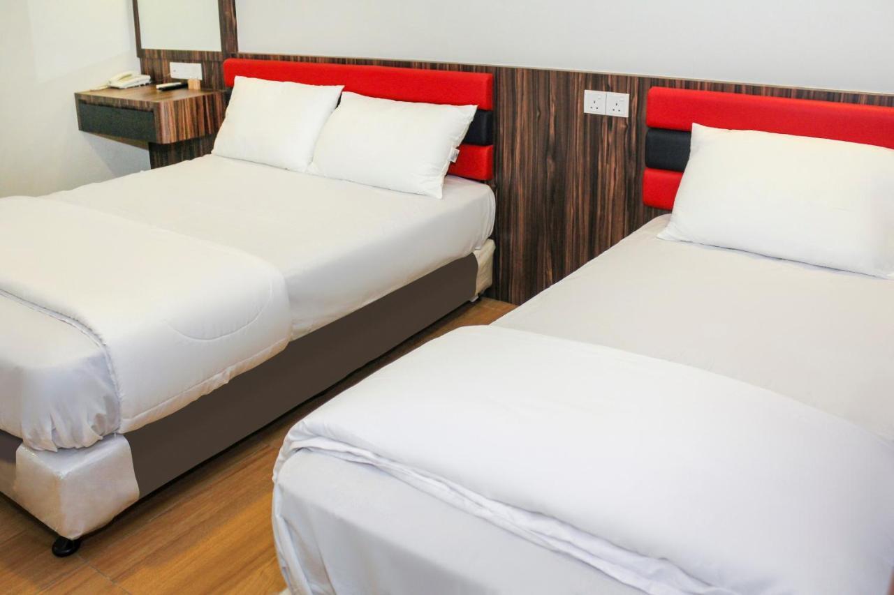 Oyo 90027 Happy Hotel Johor Bahru Exteriör bild