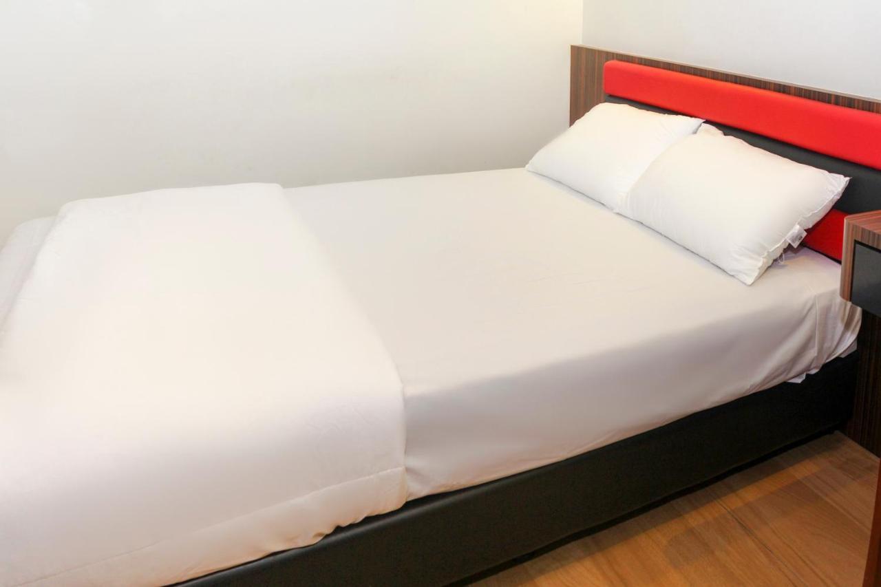 Oyo 90027 Happy Hotel Johor Bahru Exteriör bild