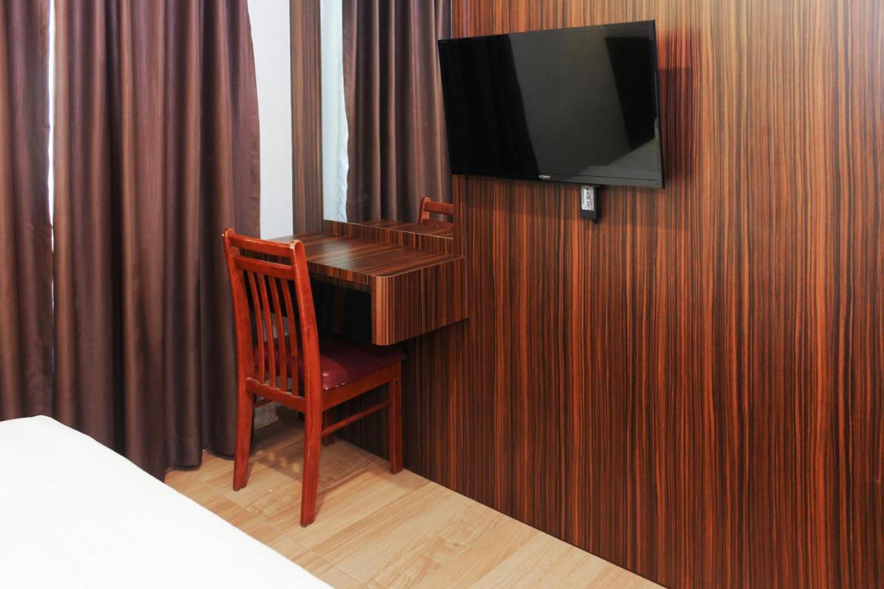 Oyo 90027 Happy Hotel Johor Bahru Exteriör bild