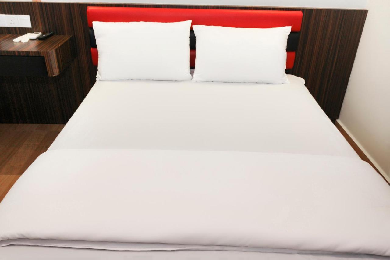 Oyo 90027 Happy Hotel Johor Bahru Exteriör bild