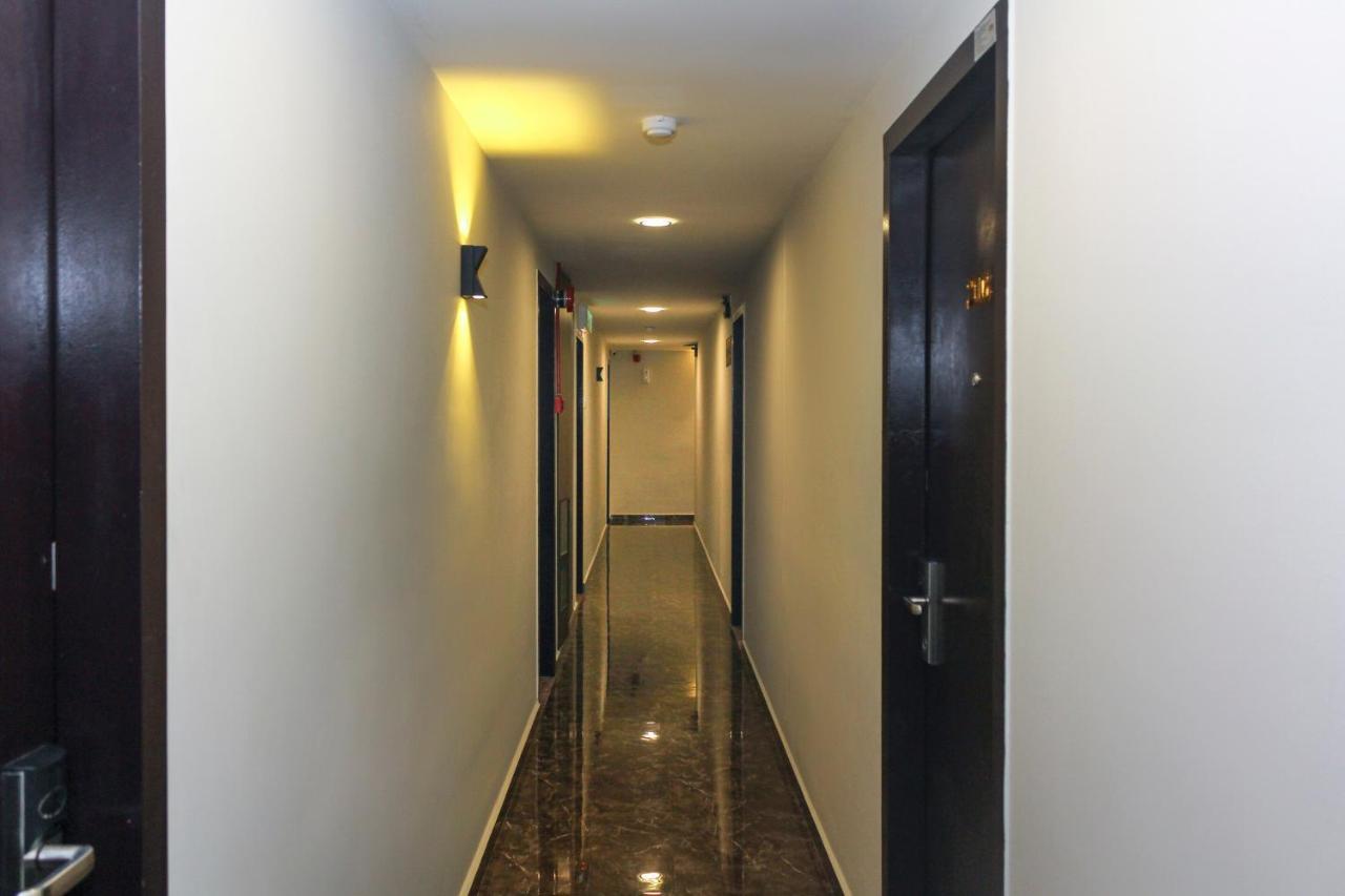 Oyo 90027 Happy Hotel Johor Bahru Exteriör bild